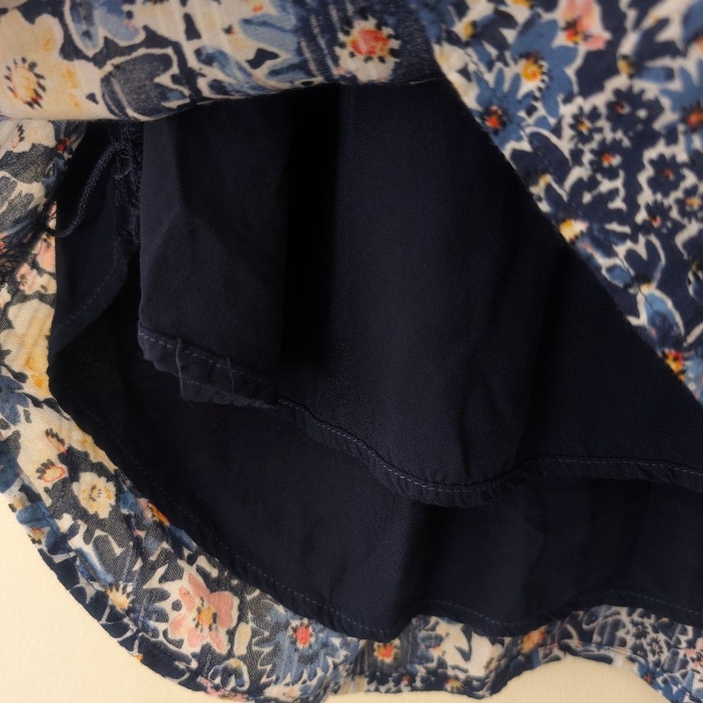 Loft Garden Button Tie Neck Floral Top Ruffles Size Medium - Picture 7 of 8